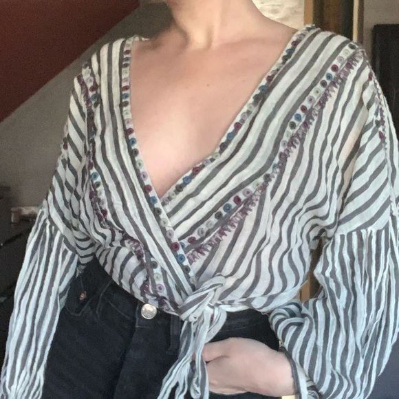 *SALE Wrap tie top - Picture 2 of 8